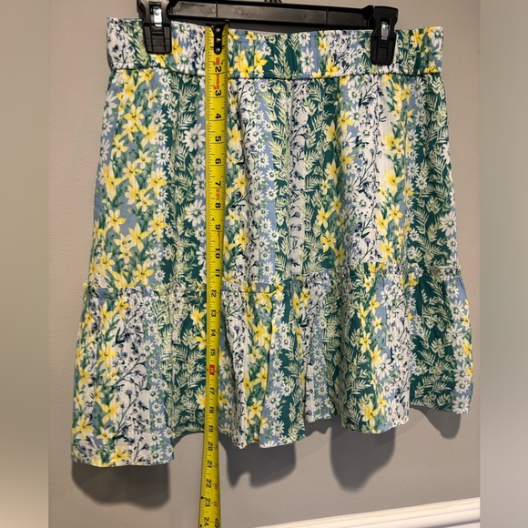 Women's LOFT short skirt - Beautiful Spring Colors - Size Medium NWOT - Picture 8 of 13